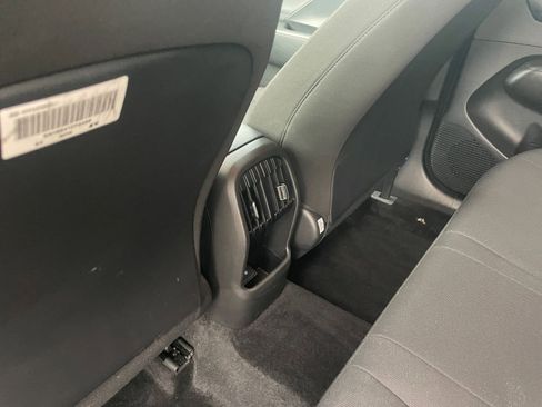 Used 2025 Hyundai Kona SEL image 24