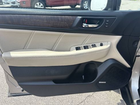 Used 2019 Subaru Outback 2.5i Limited AWD/4WD image 14