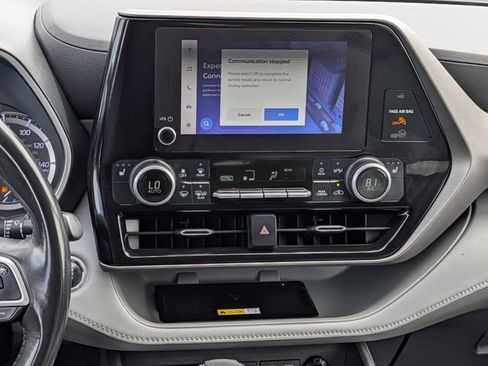 Used 2023 Toyota Highlander XLE image 15