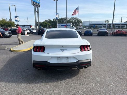Used 2024 Ford Mustang Coupe RWD image 6
