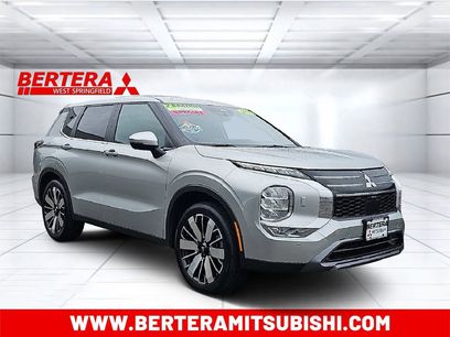 Used 2025 Mitsubishi Outlander SE