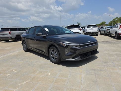 New 2026 Kia K4 FWD image 2