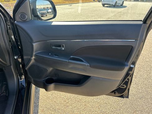 Used 2023 Mitsubishi Outlander Sport ES image 14