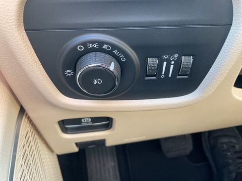 New 2026 Jeep Grand Cherokee Limited RWD image 24