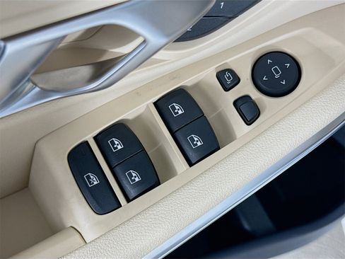 Certified 2022 BMW 330i Sedan w/ Driving Assistance Package image 18