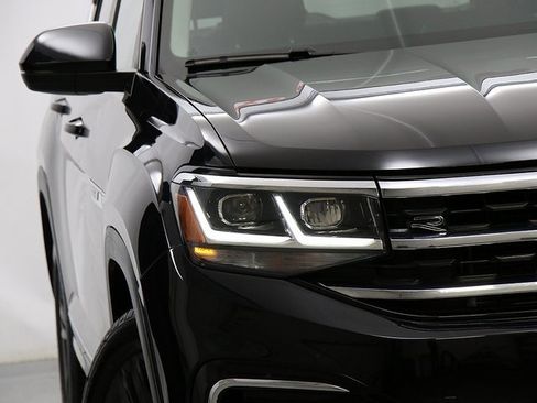 Used 2022 Volkswagen Atlas SEL R-Line image 4