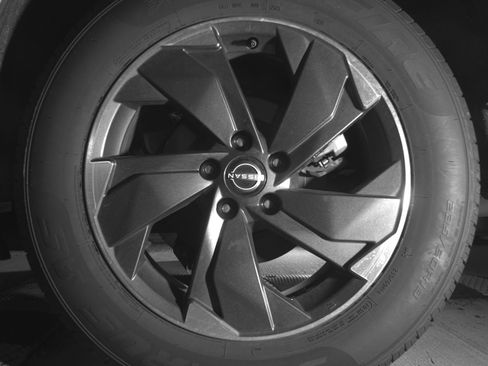 Used 2025 Nissan Rogue SV image 14