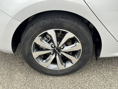 Certified 2023 Kia Rio S w/ Technology Package image 17