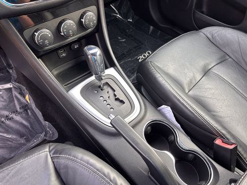 Used 2011 Chrysler 200 Limited FWD image 24