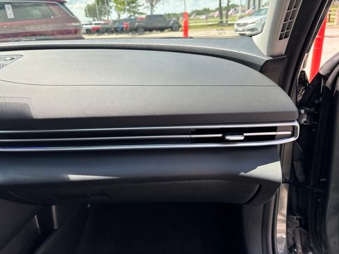 Used 2024 Hyundai Elantra Limited FWD image 58