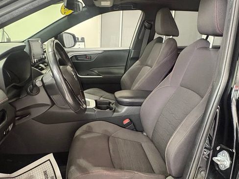 Used 2021 Toyota RAV4 SE w/ Weather & Moonroof Package AWD/4WD image 13