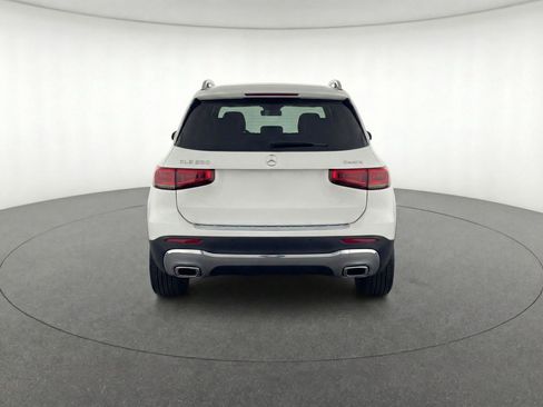 Used 2025 Mercedes-Benz GLB 250 4MATIC image 7