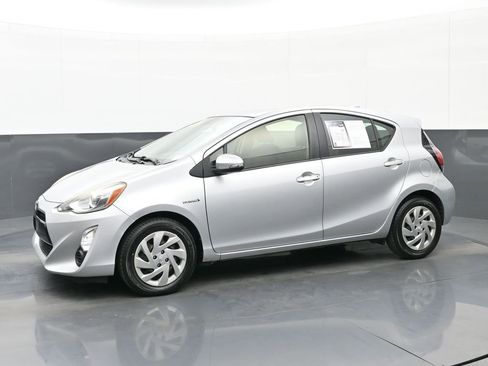 Used 2015 Toyota Prius C Four image 9