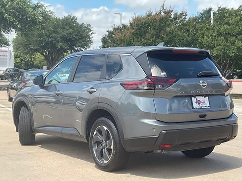 Used 2025 Nissan Rogue SV FWD image 6