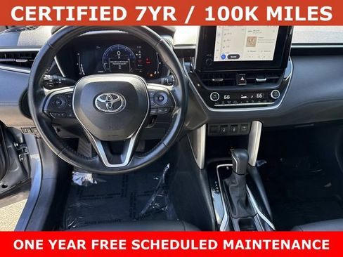 Used 2023 Toyota Corolla Cross XLE w/ Convenience Package AWD/4WD image 18