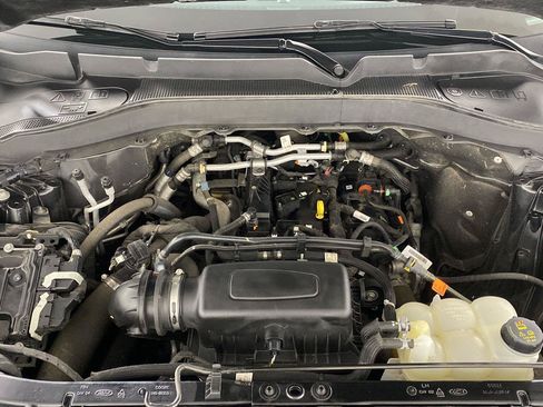 Used 2022 Ford Explorer XLT AWD/4WD image 21
