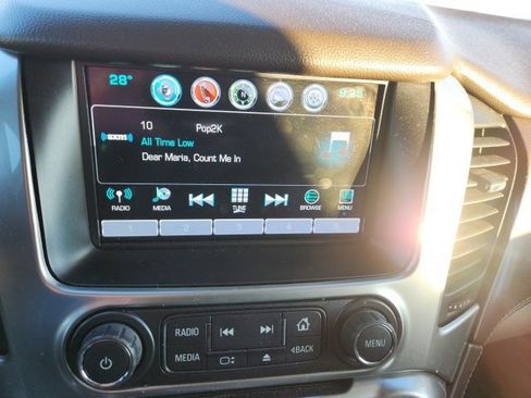 Used 2018 Chevrolet Suburban LT w/ Luxury Package image 12