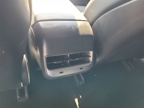 Used 2018 Tesla Model 3 Long Range image 13