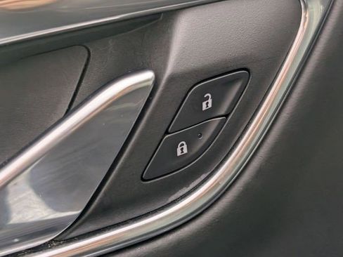 Certified 2023 Chevrolet Suburban Premier image 12