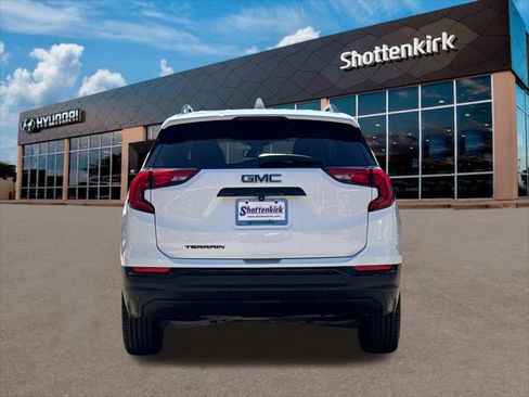 Used 2021 GMC Terrain SLE w/ Driver Convenience Package FWD image 6