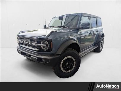 New 2025 Ford Bronco Outer Banks w/ Sasquatch Package