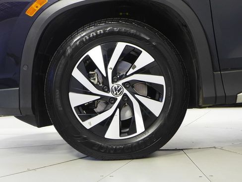 Used 2025 Volkswagen Tiguan S FWD image 5