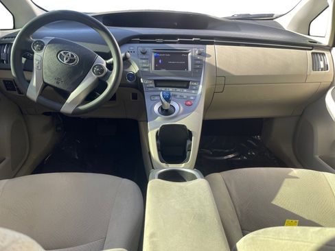 Used 2015 Toyota Prius Four image 14