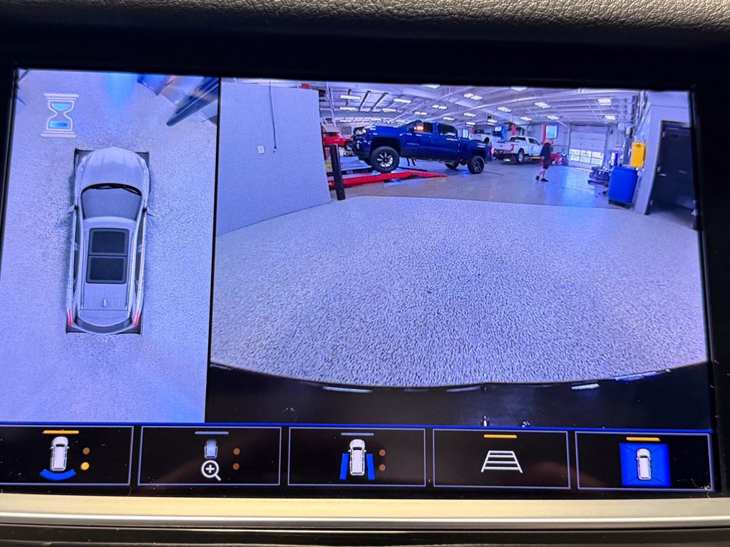 Used 2022 Cadillac XT5 Sportv w/ Technology Package AWD/4WD image 15