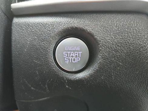 Used 2024 Kia Sorento S FWD image 29