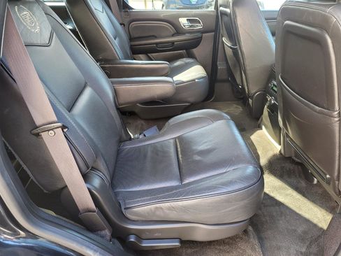 Used 2013 Cadillac Escalade Platinum image 13