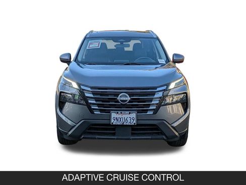 Certified 2024 Nissan Rogue SV w/ Premium Package w/ SV Premium Package FWD image 4