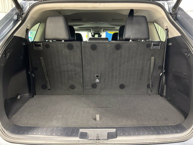 Used 2020 Toyota Highlander XLE AWD/4WD image 19