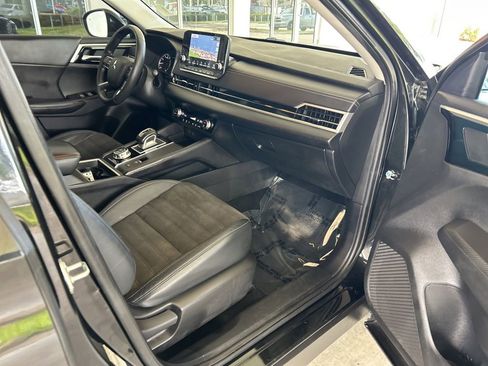 Used 2023 Mitsubishi Outlander SE FWD image 24
