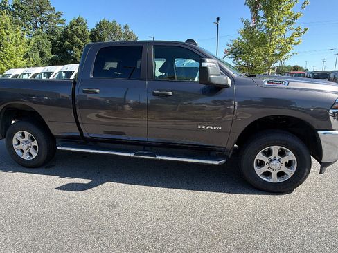 Used 2026 RAM 2500 Big Horn AWD/4WD image 7