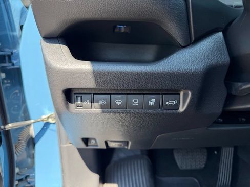 Used 2022 Toyota RAV4 XSE AWD/4WD image 18