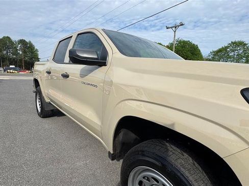 Used 2024 Chevrolet Colorado W/T image 19