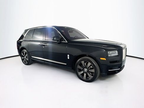 Used 2023 Rolls-Royce Cullinan AWD/4WD image 3
