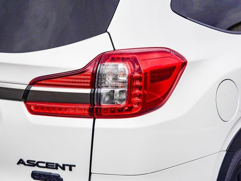 Used 2022 Subaru Ascent Onyx Edition image 8