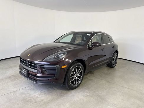 Certified 2026 Porsche Macan AWD/4WD image 1