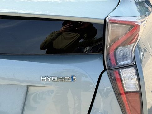 Used 2016 Toyota Prius Four w/ Advanced Technology Package FWD image 7