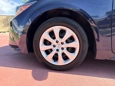 Used 2022 Toyota Corolla LE FWD image 34