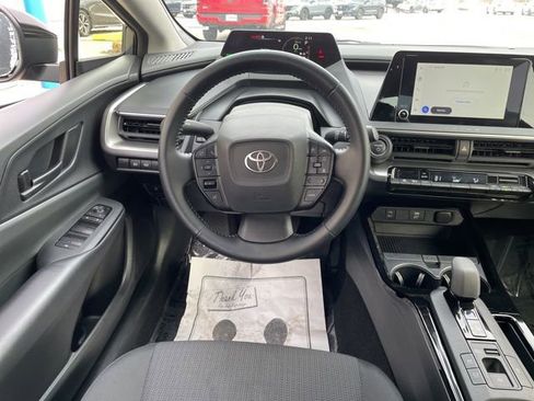Used 2025 Toyota Prius LE image 12