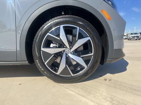 New 2025 Volkswagen ID.4 Pro S image 9
