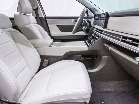 Used 2025 Hyundai Santa Fe Calligraphy image 16