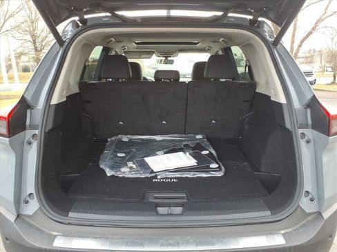 Used 2023 Nissan Rogue SL w/ SL Premium Package image 25