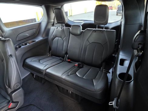 New 2026 Chrysler Pacifica Select FWD image 15
