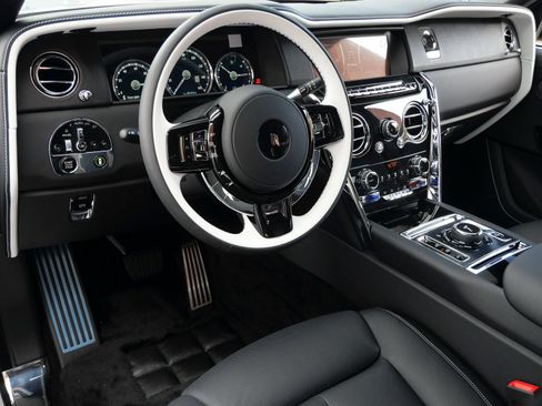 Certified 2024 Rolls-Royce Cullinan AWD/4WD image 17