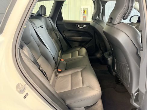 Used 2024 Volvo XC60 B5 Plus AWD/4WD image 20