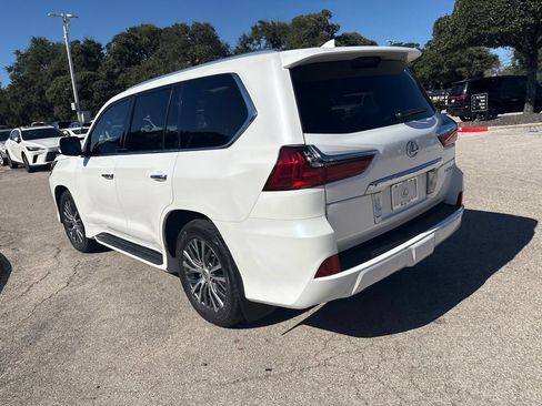 Used 2016 Lexus LX 570 4WD w/ Luxury Package image 3