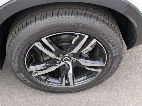 New 2026 Volvo XC40 B5 Core w/ Climate Package image 17